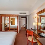 Azal Pyramids G-Hotel