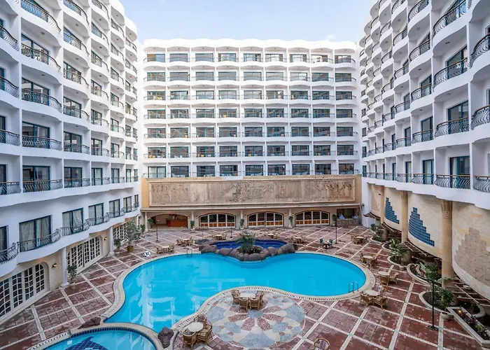Azal Pyramids G-Hotel